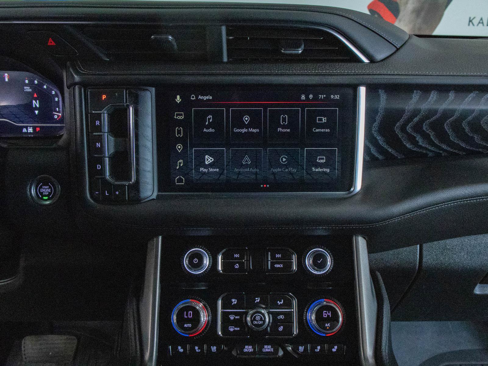 Used 2023 GMC Yukon Denali w/ Denali Reserve Package image 4