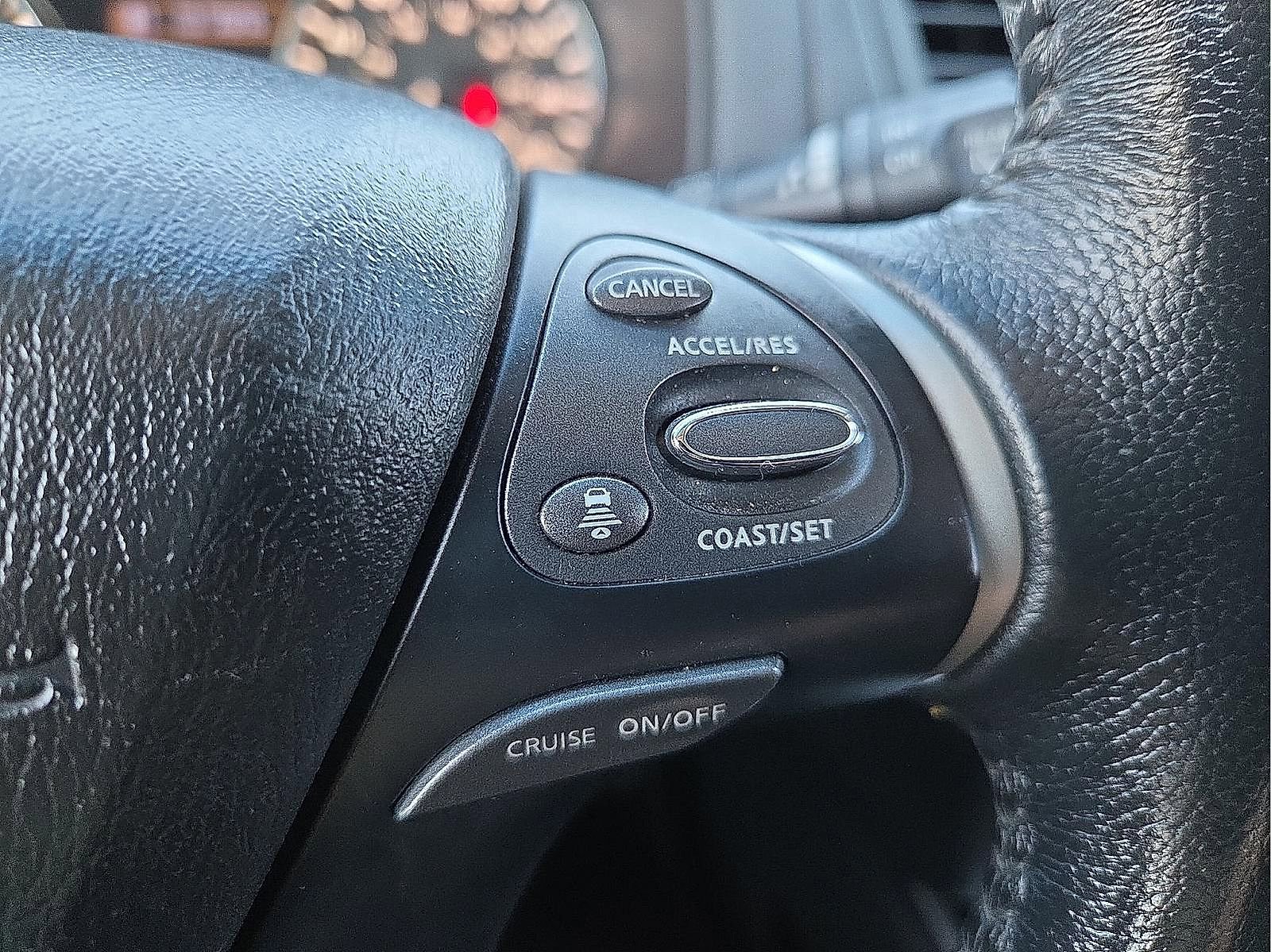 Used 2019 Nissan Pathfinder SV image 18