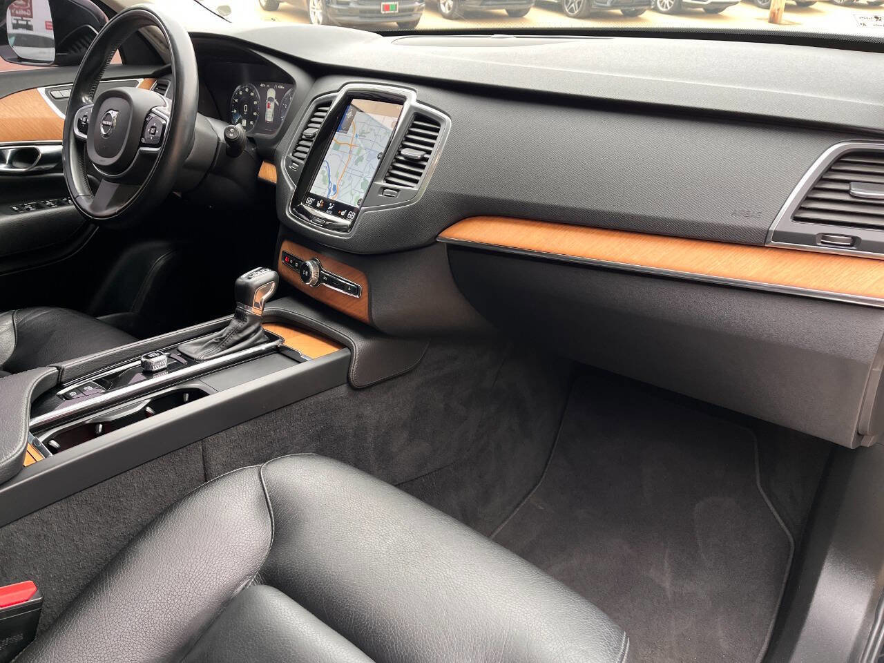 Used 2022 Volvo XC90 T6 Momentum w/ Climate Package AWD/4WD image 26