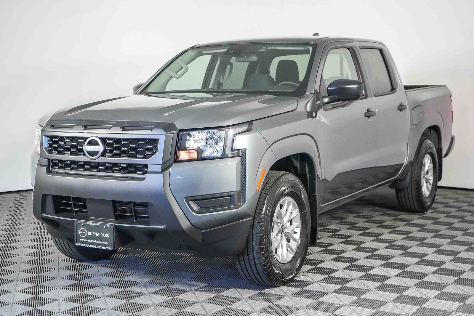 Certified 2025 Nissan Frontier S image 3