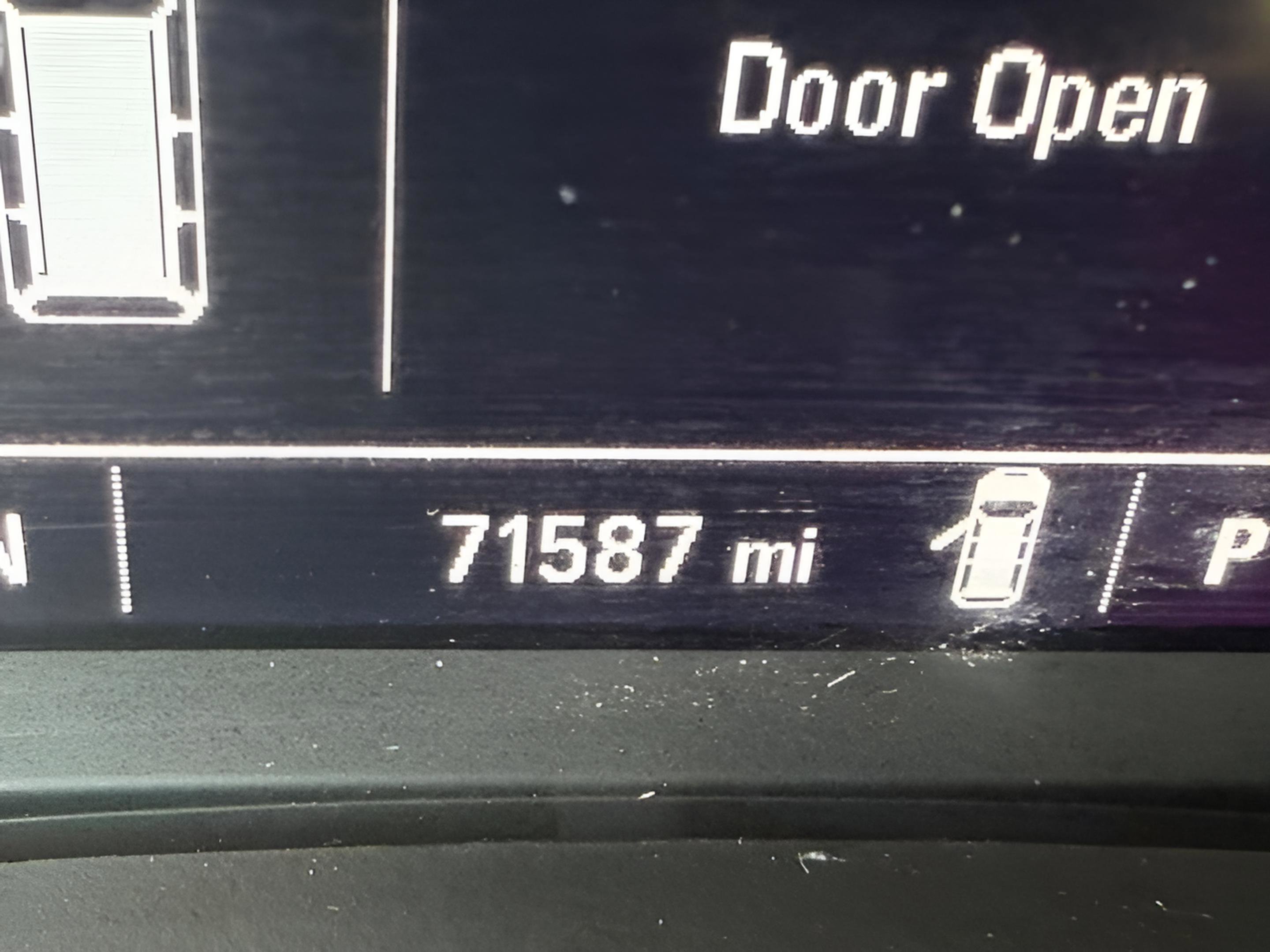 Used 2020 Chevrolet Equinox LS w/ LPO, Floor Liner Package image 30