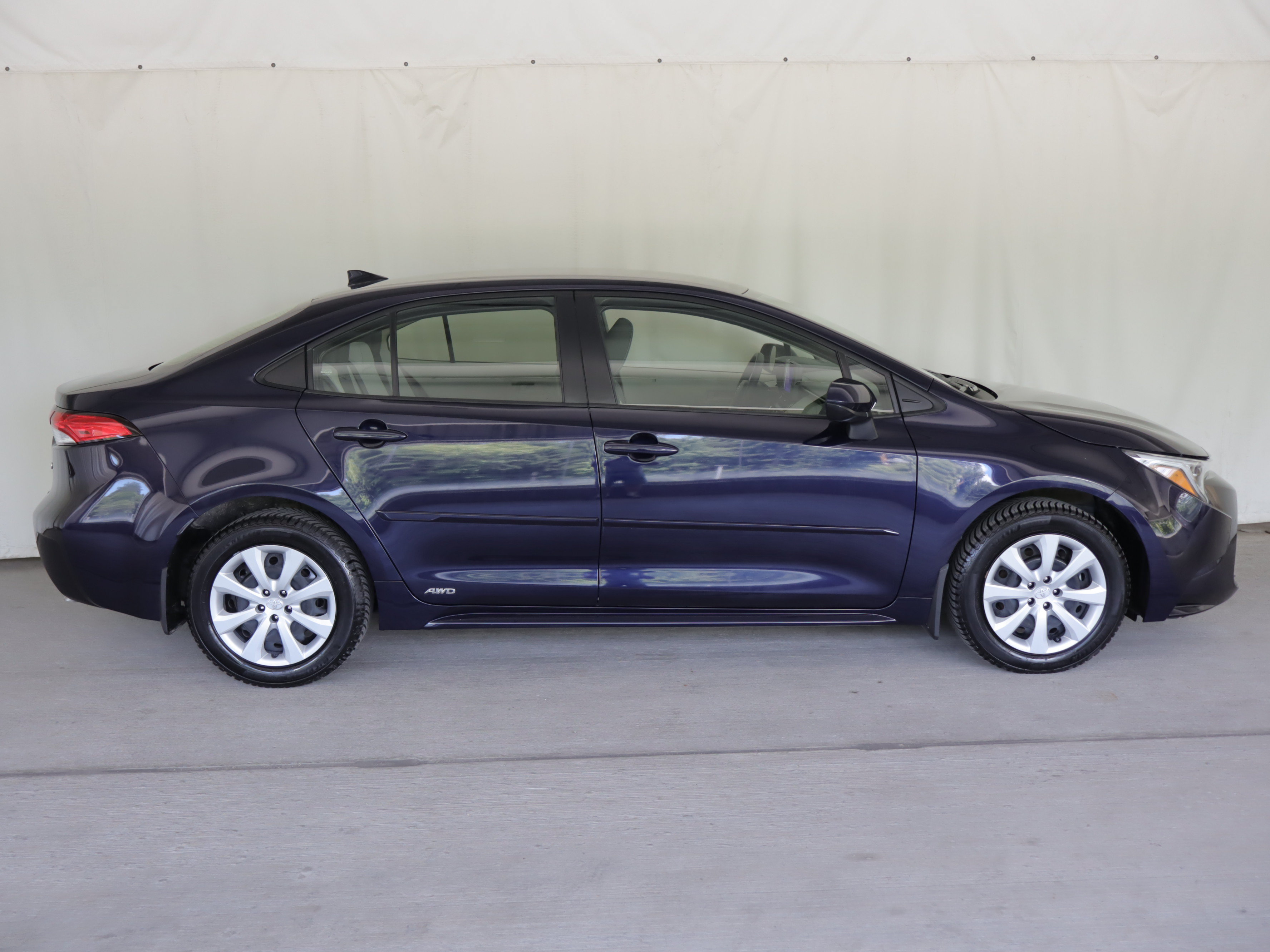 Used 2024 Toyota Corolla LE AWD/4WD image 4