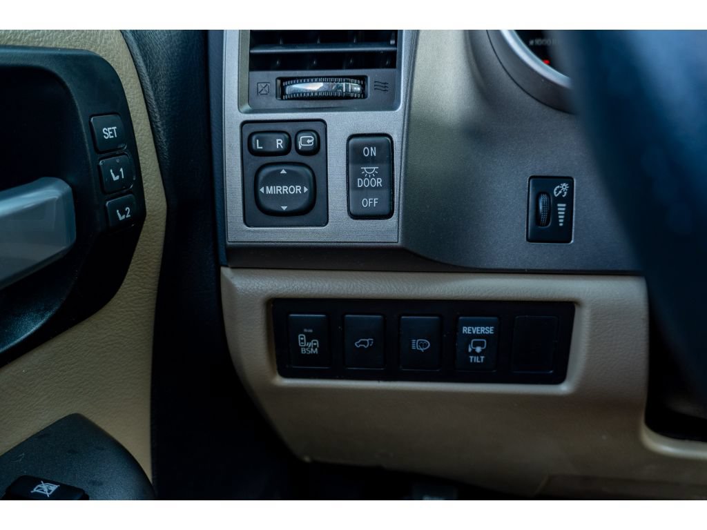 Used 2016 Toyota Sequoia Limited RWD image 29