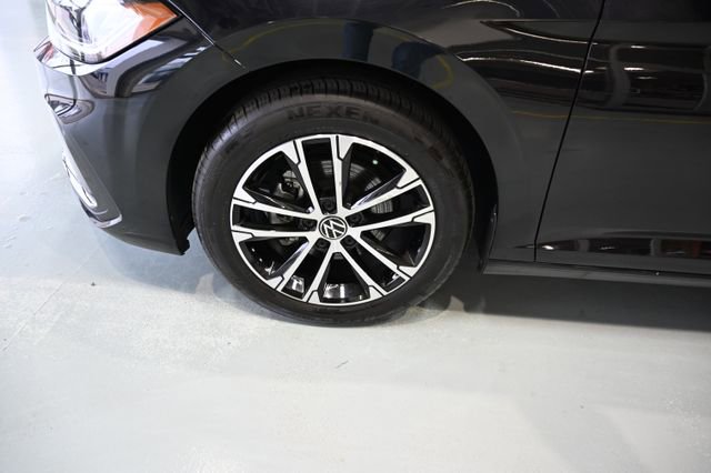 Used 2025 Volkswagen Jetta Sport image 28