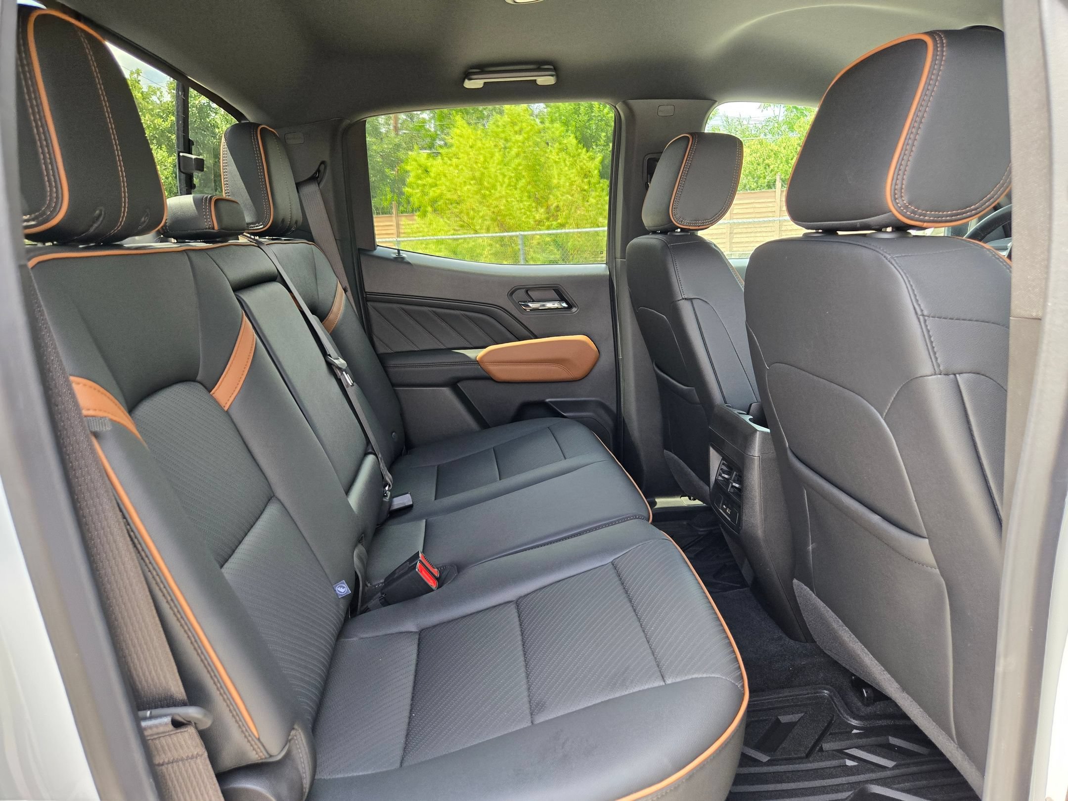Used 2026 GMC Canyon AT4 w/ AT4 Premium Package AWD/4WD image 26