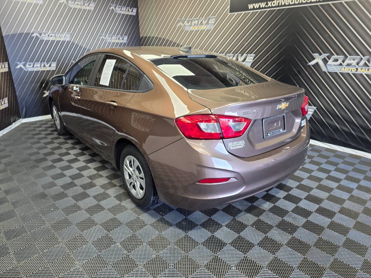 Used 2019 Chevrolet Cruze LS FWD image 9