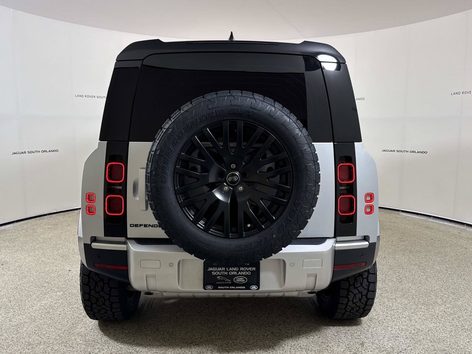Used 2024 Land Rover Defender 110 S AWD/4WD image 4