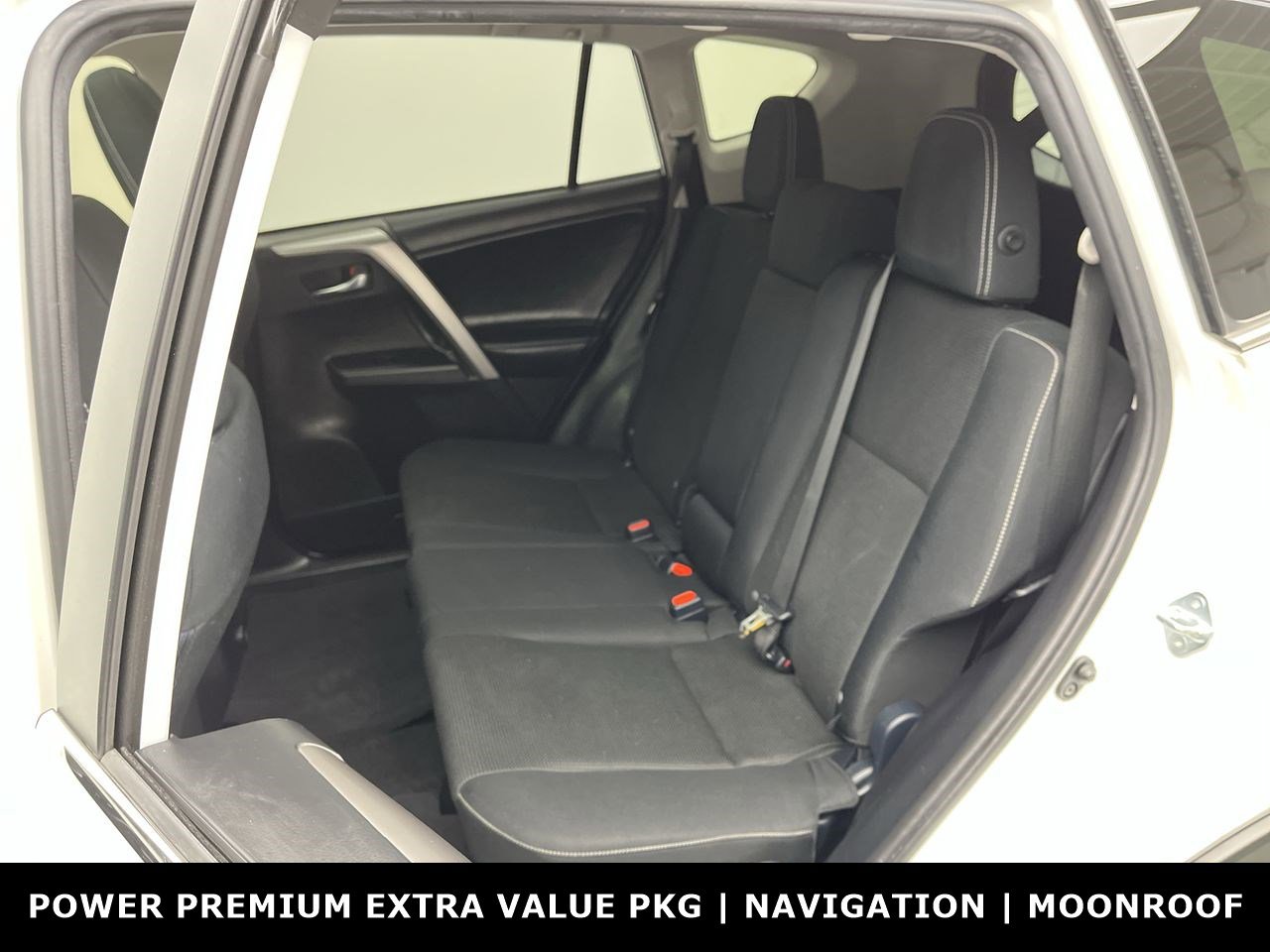 Used 2018 Toyota RAV4 XLE FWD image 11