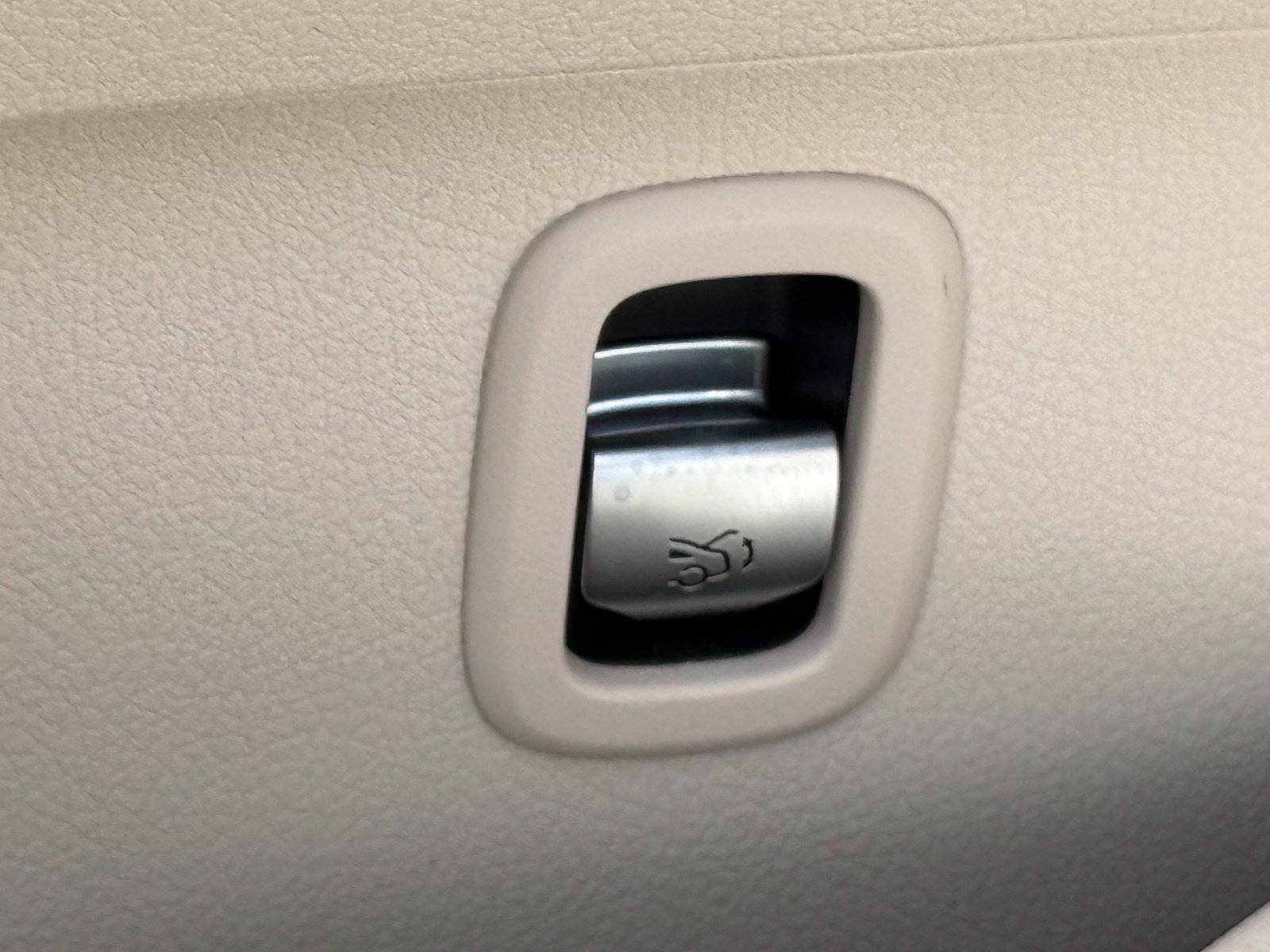 Used 2024 Mercedes-Benz C 300 Sedan image 25