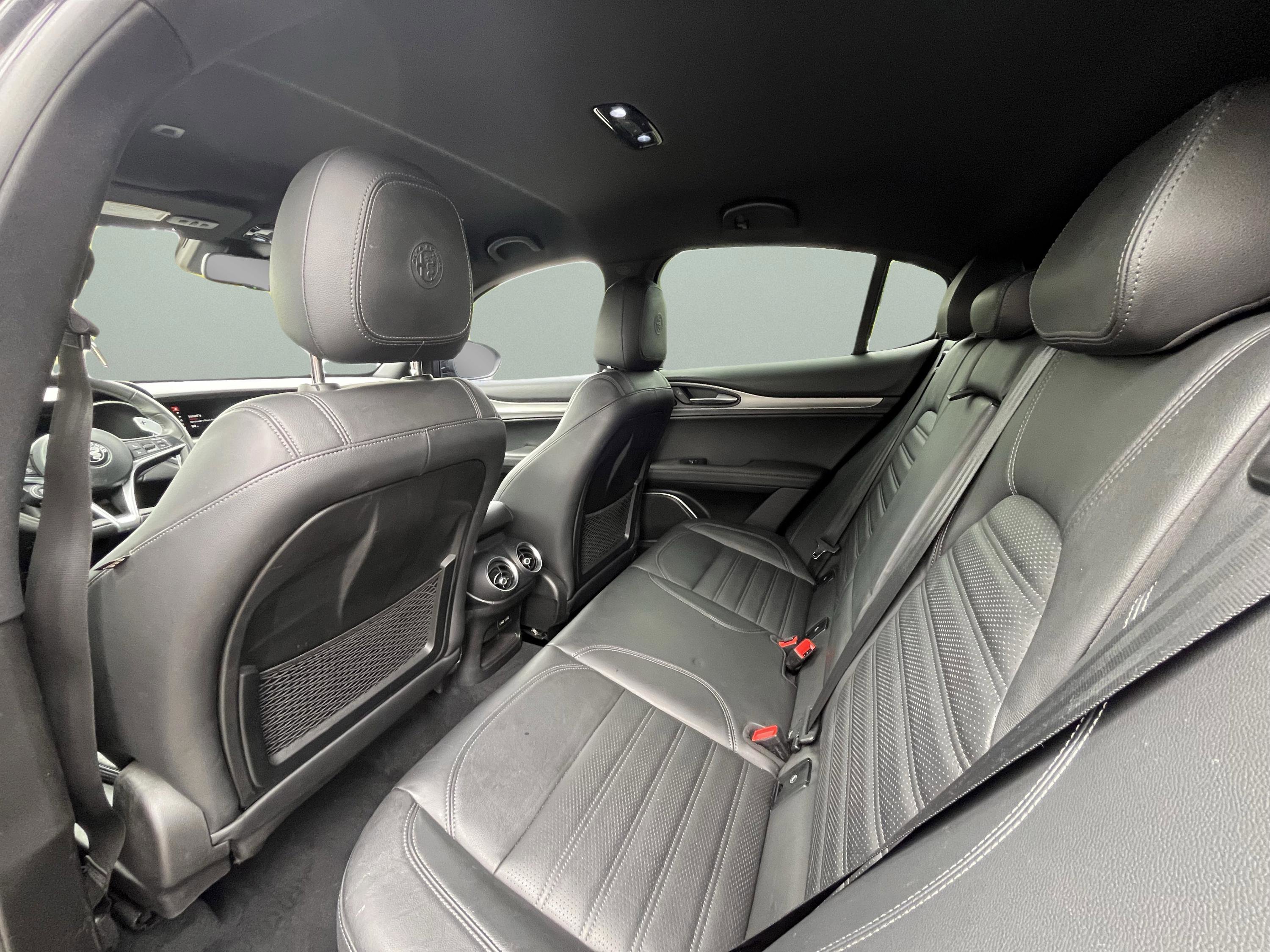 Used 2018 Alfa Romeo Stelvio Ti Sport AWD/4WD image 29