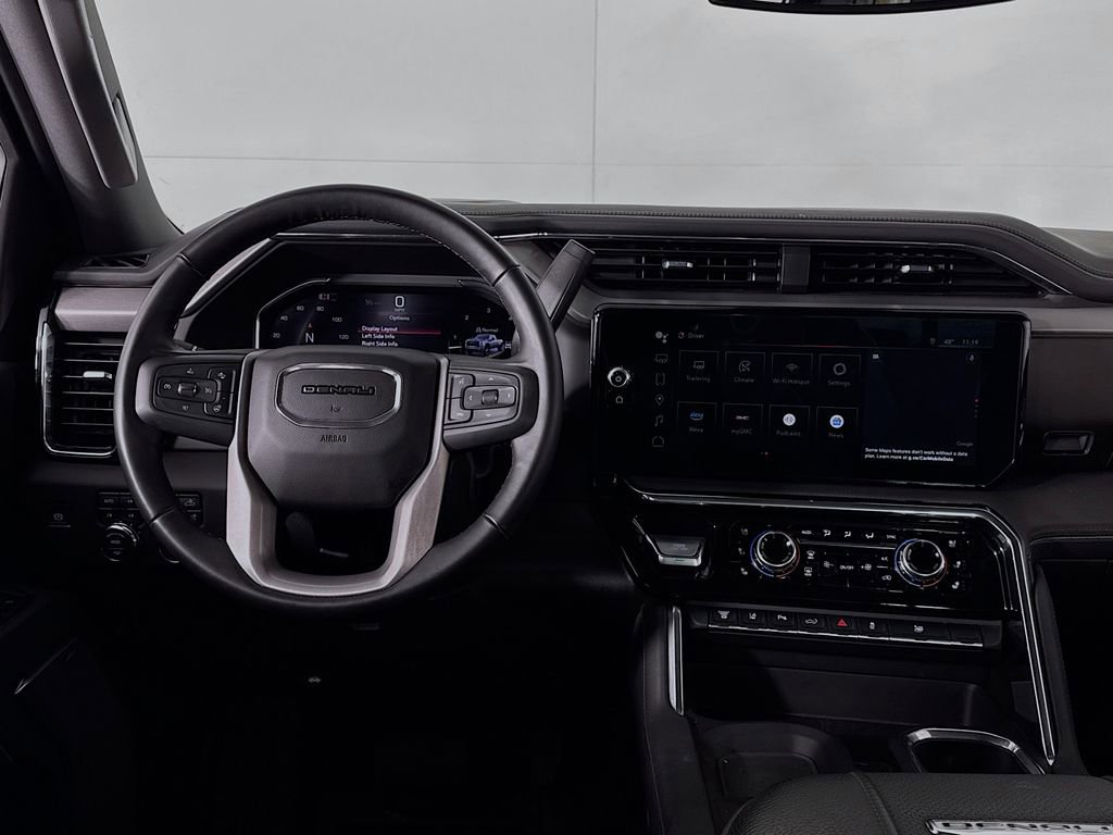 Used 2025 GMC Sierra 3500 Denali image 12