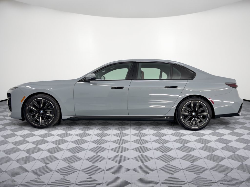 Certified 2026 BMW 740i RWD image 2