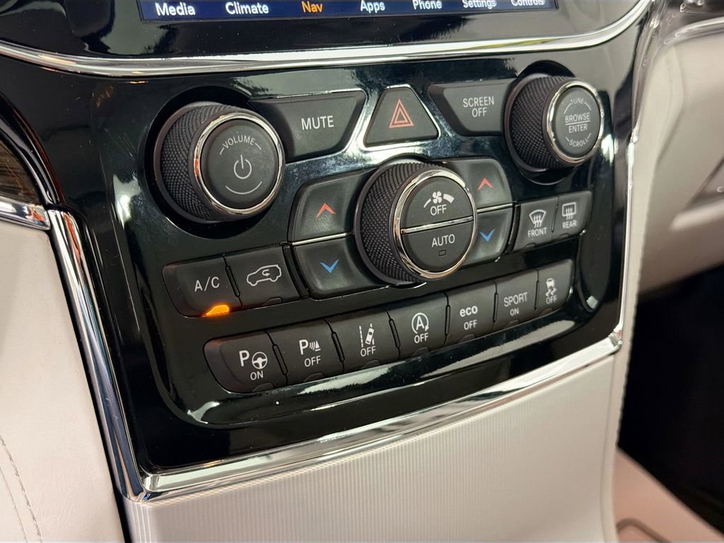 Used 2021 Jeep Grand Cherokee Summit AWD/4WD image 16