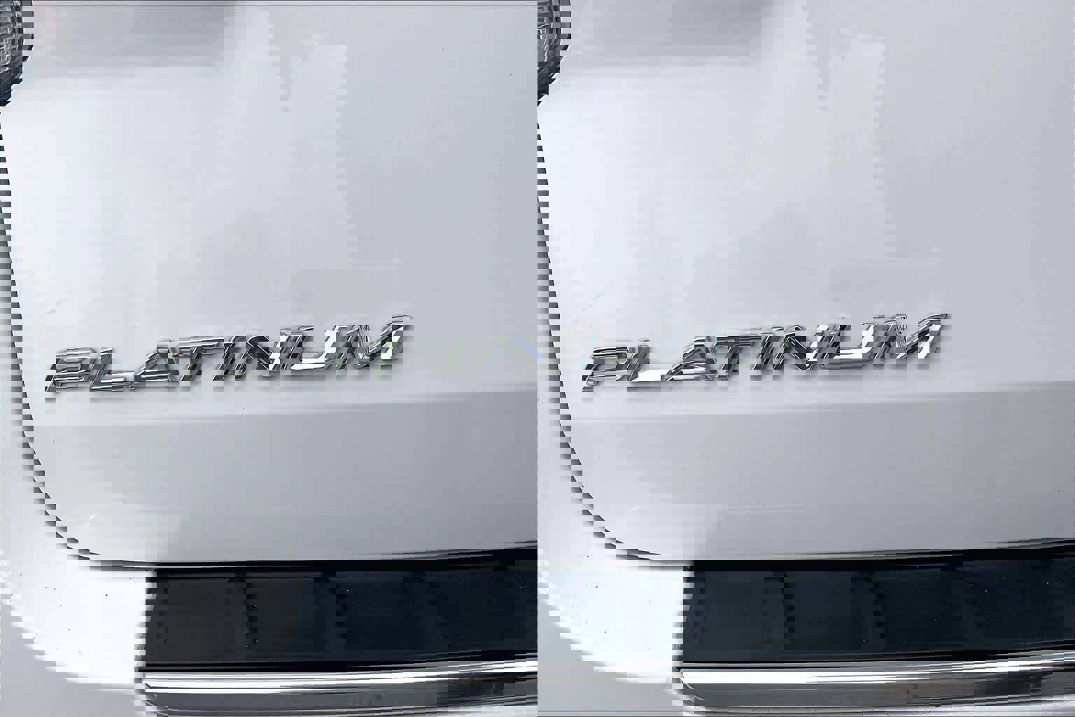 Used 2021 Ford Explorer Platinum w/ Premium Technology Package image 9