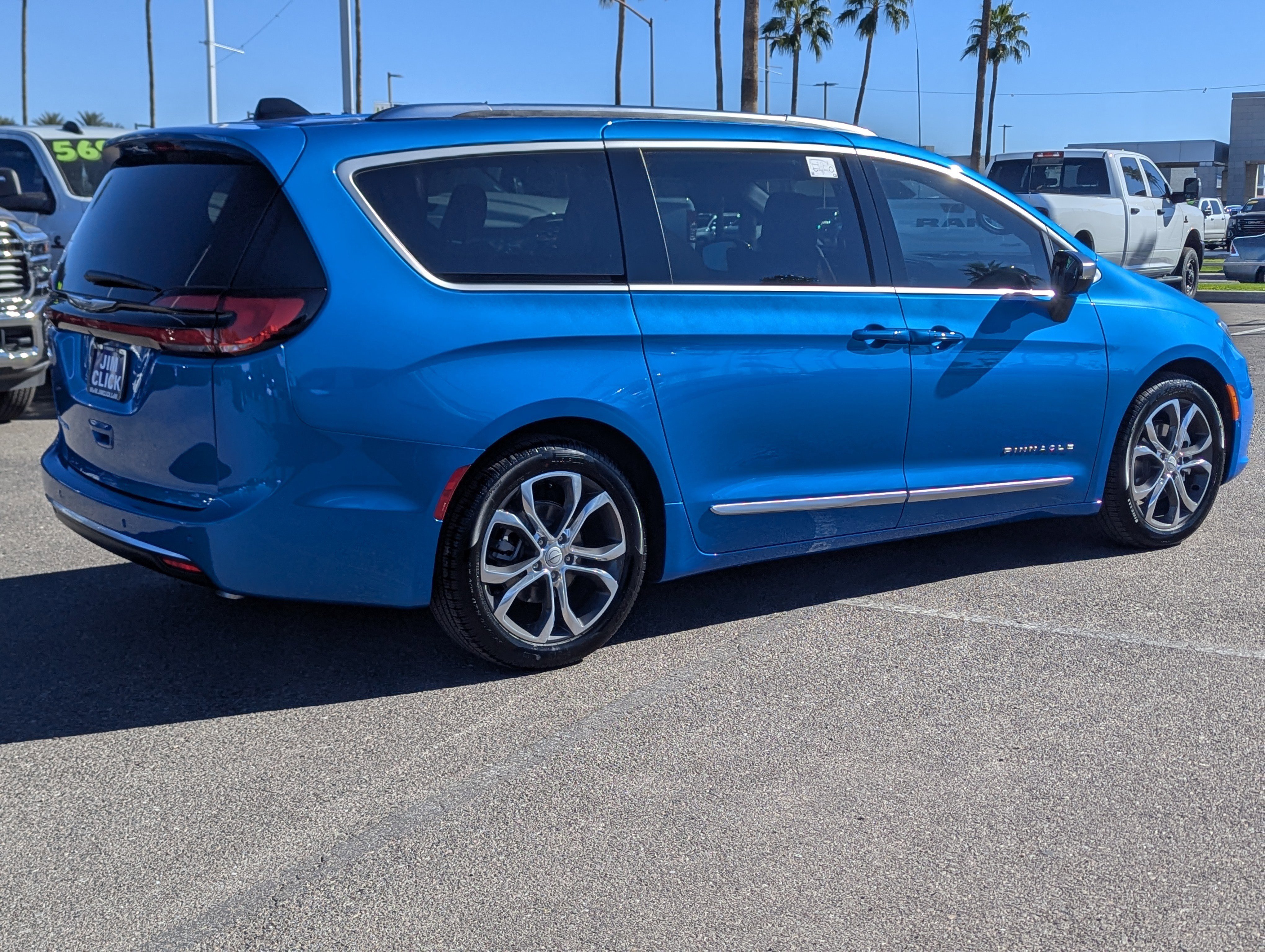 New 2026 Chrysler Pacifica Pinnacle image 2