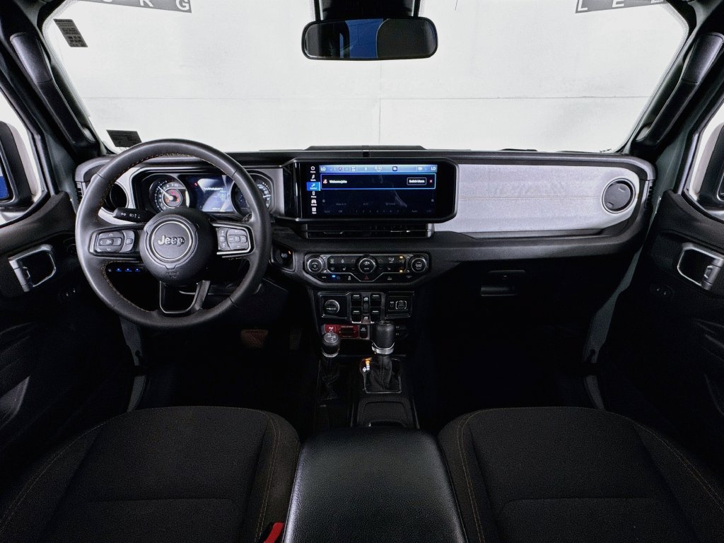 Used 2024 Jeep Wrangler Unlimited AWD/4WD image 28