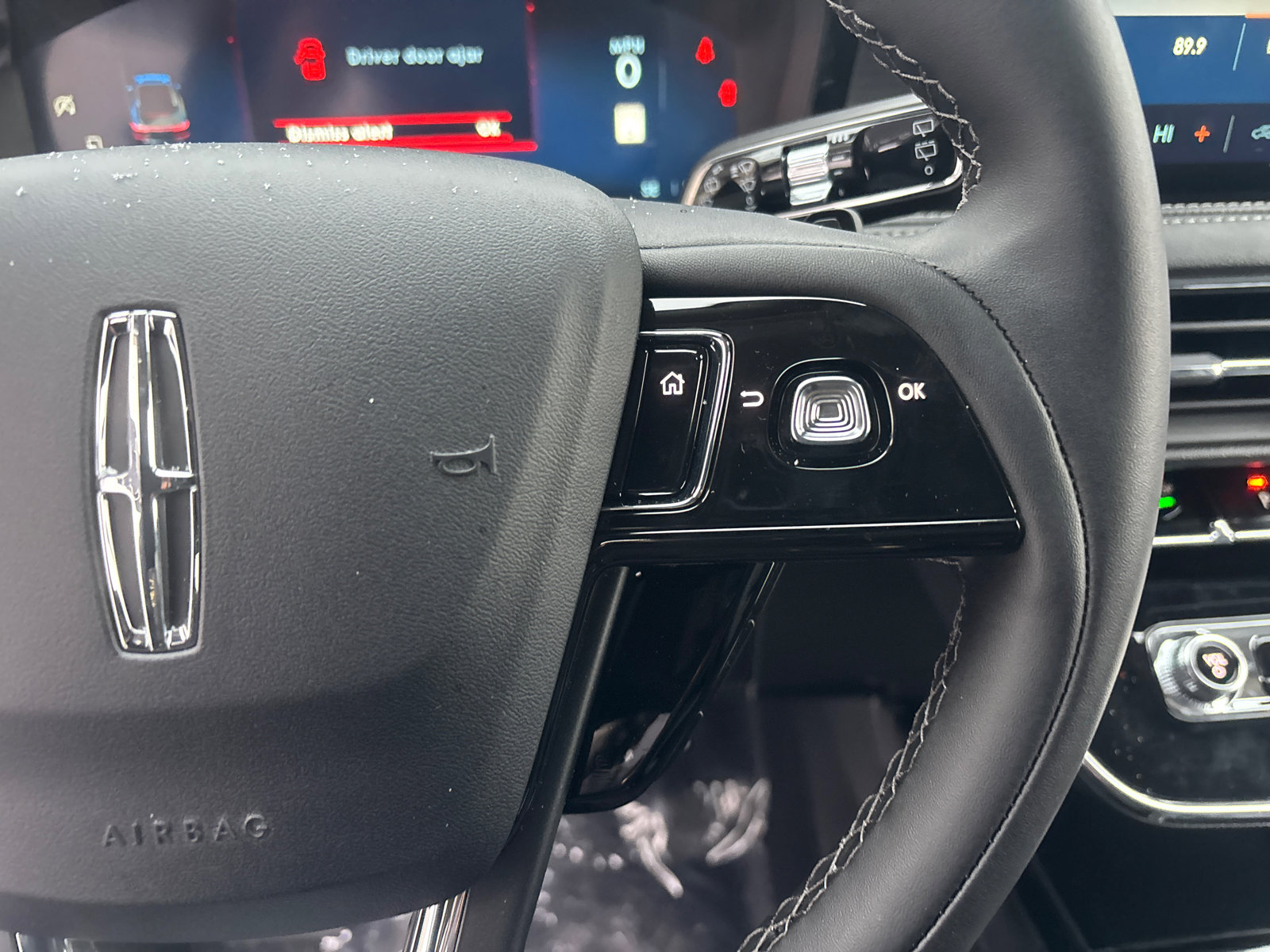 New 2026 Lincoln Corsair Premiere image 18