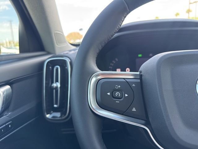 New 2026 Volvo XC40 B5 Core AWD/4WD image 28