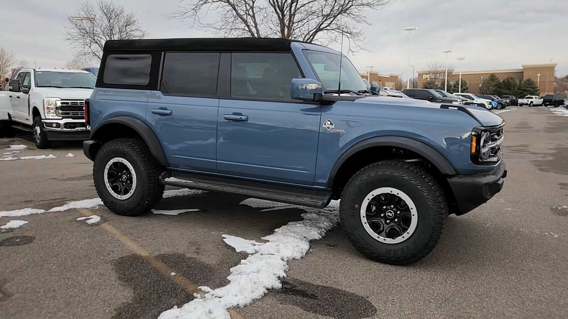 New 2025 Ford Bronco Outer Banks w/ Sasquatch Package AWD/4WD image 9
