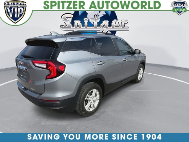 Used 2023 GMC Terrain SLE w/ Driver Convenience Package image 9