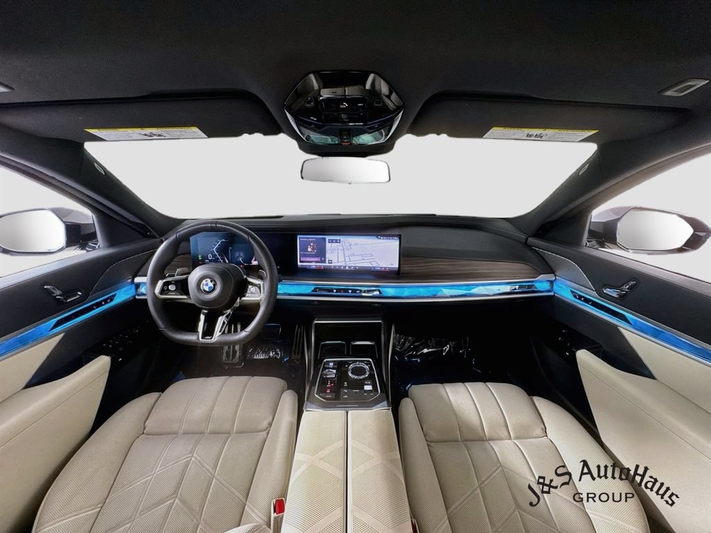 Used 2024 BMW 740i xDrive AWD/4WD image 29