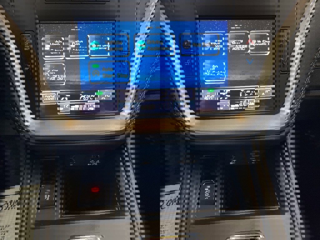 Certified 2025 Subaru Legacy image 24