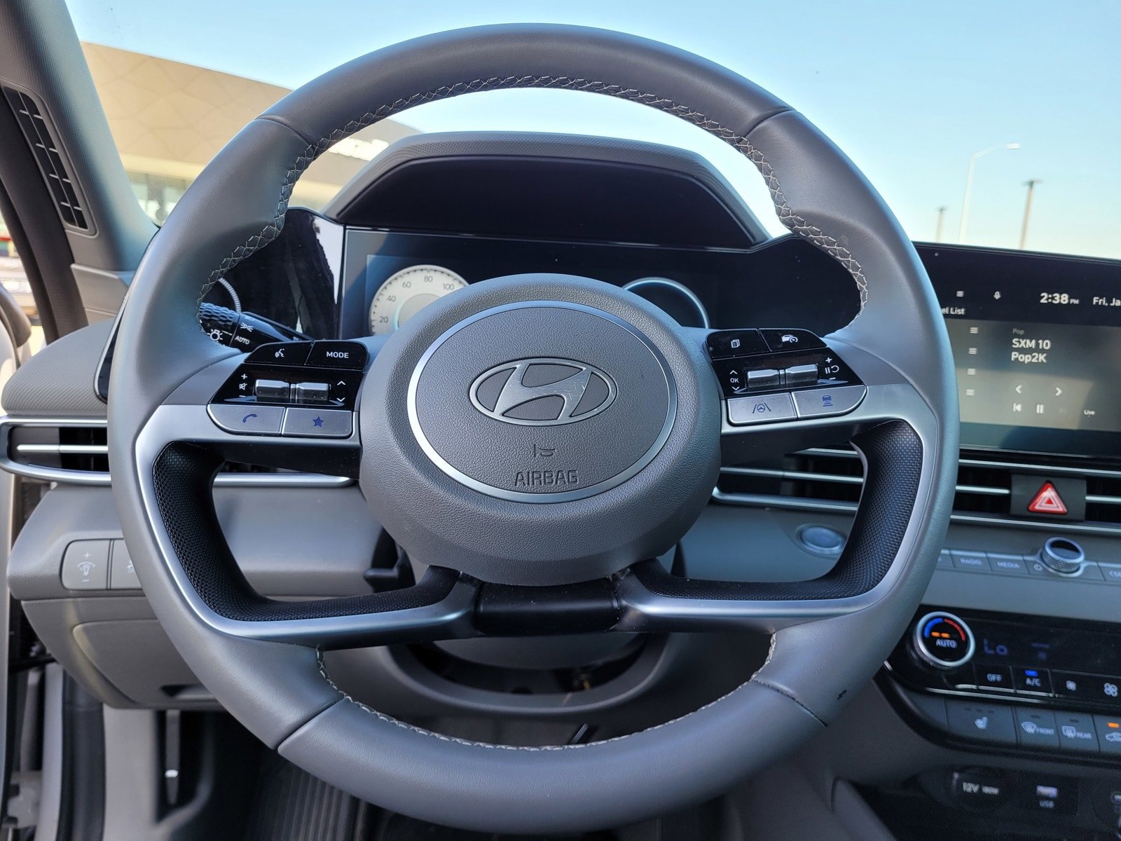 Certified 2025 Hyundai Elantra SEL image 32