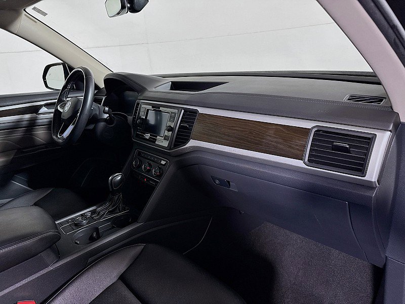 Used 2023 Volkswagen Atlas SE image 29