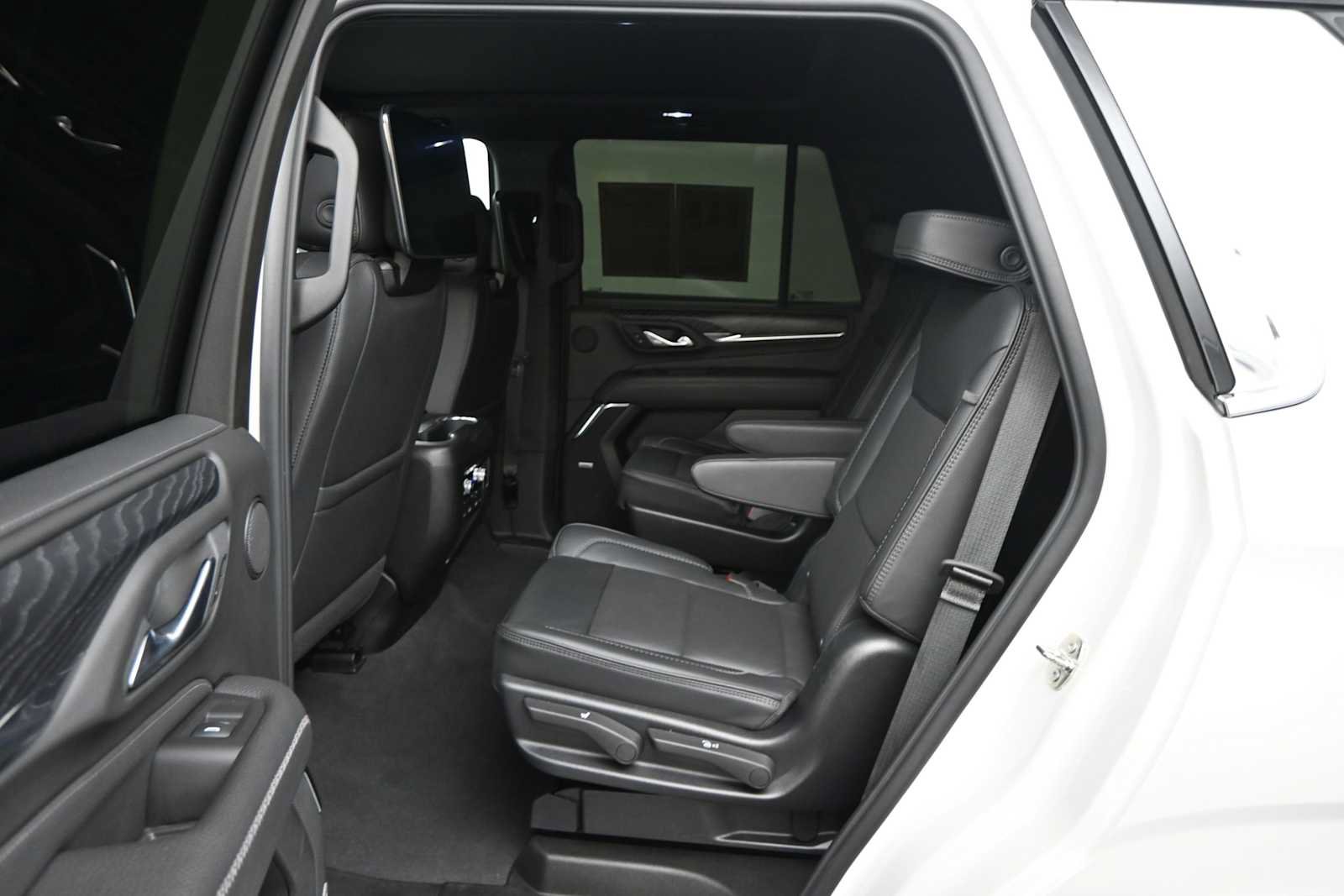Used 2023 GMC Yukon Denali w/ Denali Reserve Package AWD/4WD image 13