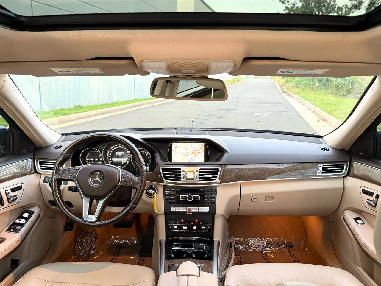 Used 2015 Mercedes-Benz E 350 4MATIC Sedan image 2