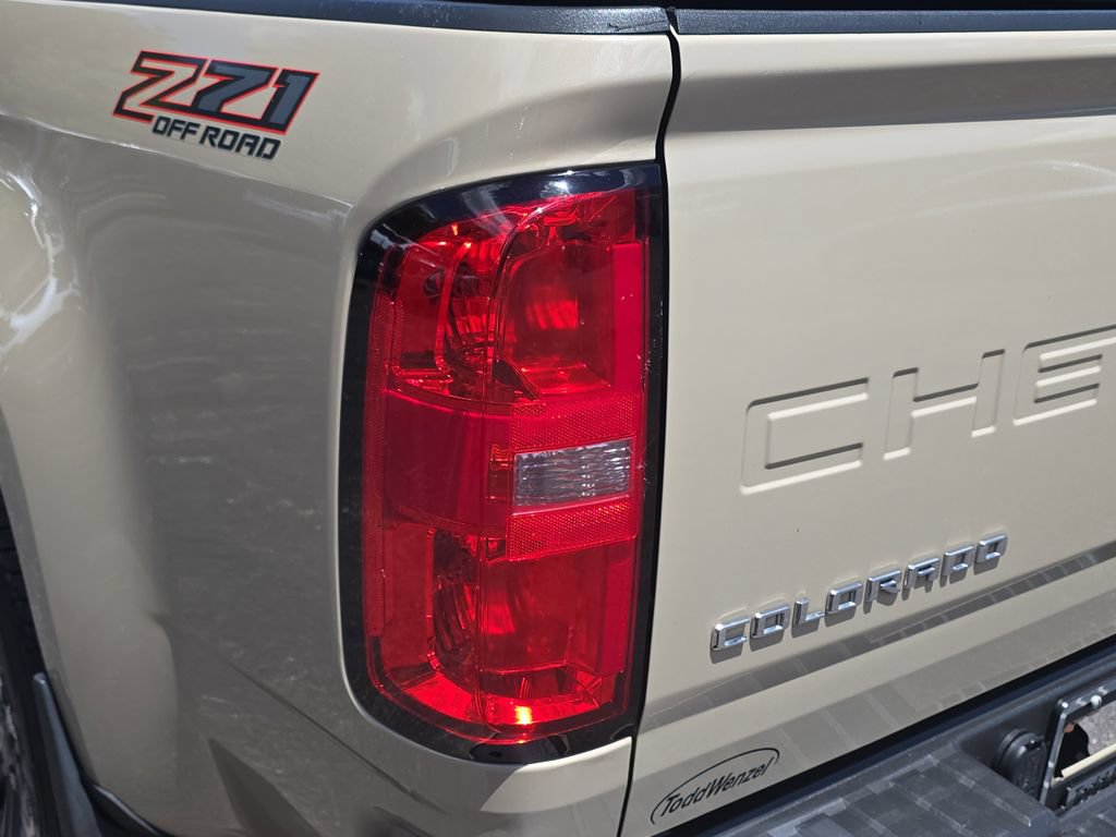 Used 2021 Chevrolet Colorado Z71 w/ Safety Package AWD/4WD image 33