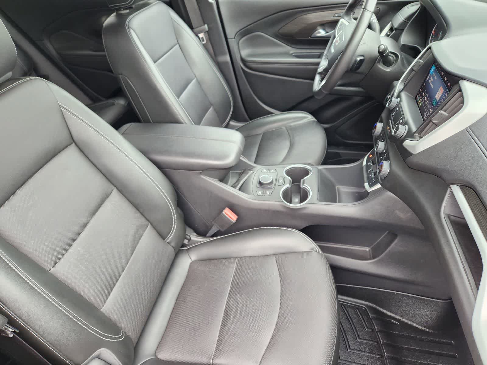 Used 2022 GMC Terrain SLT w/ Tech Package FWD image 12