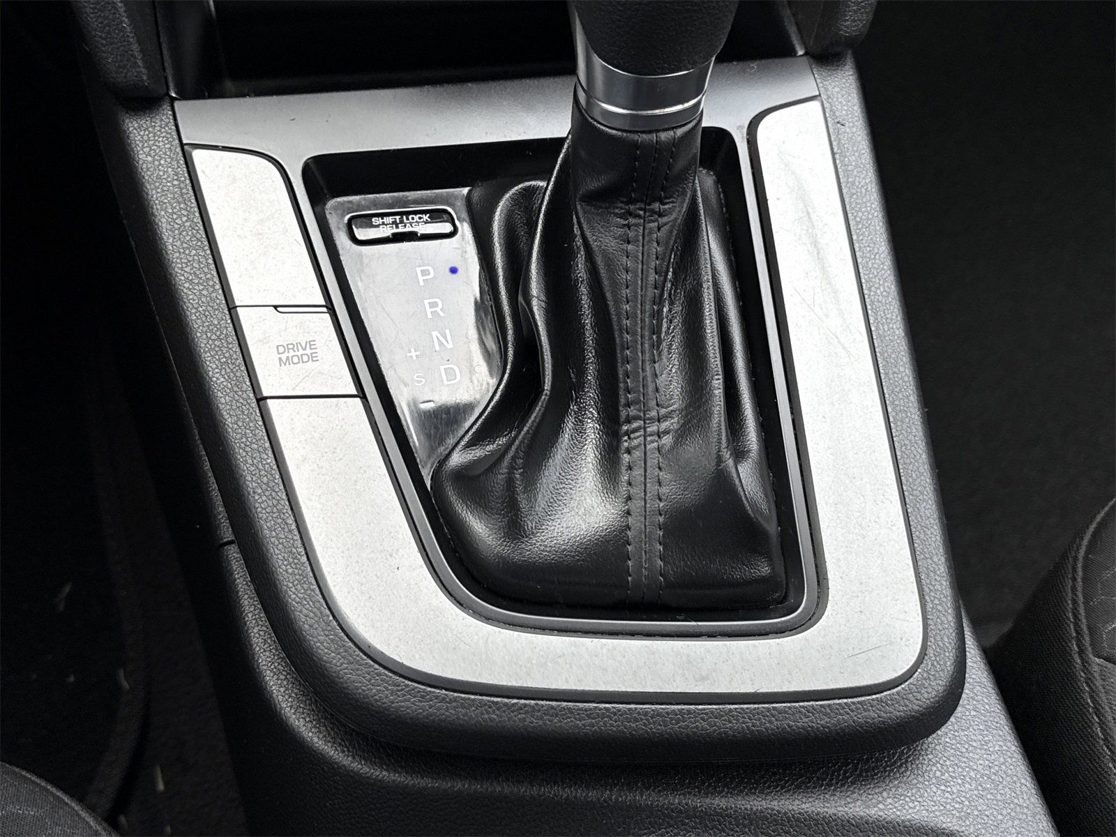 Used 2020 Hyundai Elantra SE w/ Cargo Package (C1) image 23