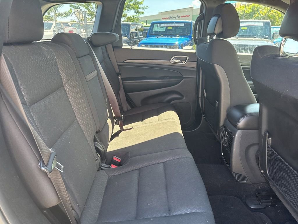 Used 2019 Jeep Grand Cherokee Laredo image 21