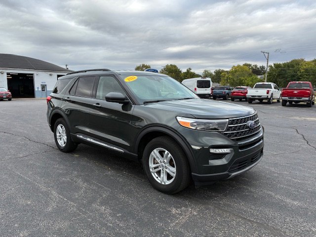 Used 2023 Ford Explorer XLT w/ Equipment Group 202A image 7