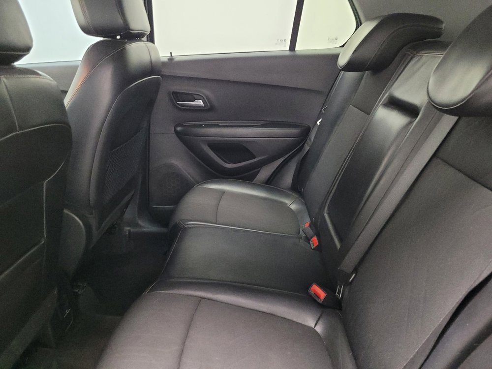 Used 2021 Chevrolet Trax LT w/ Sport Edition FWD image 18