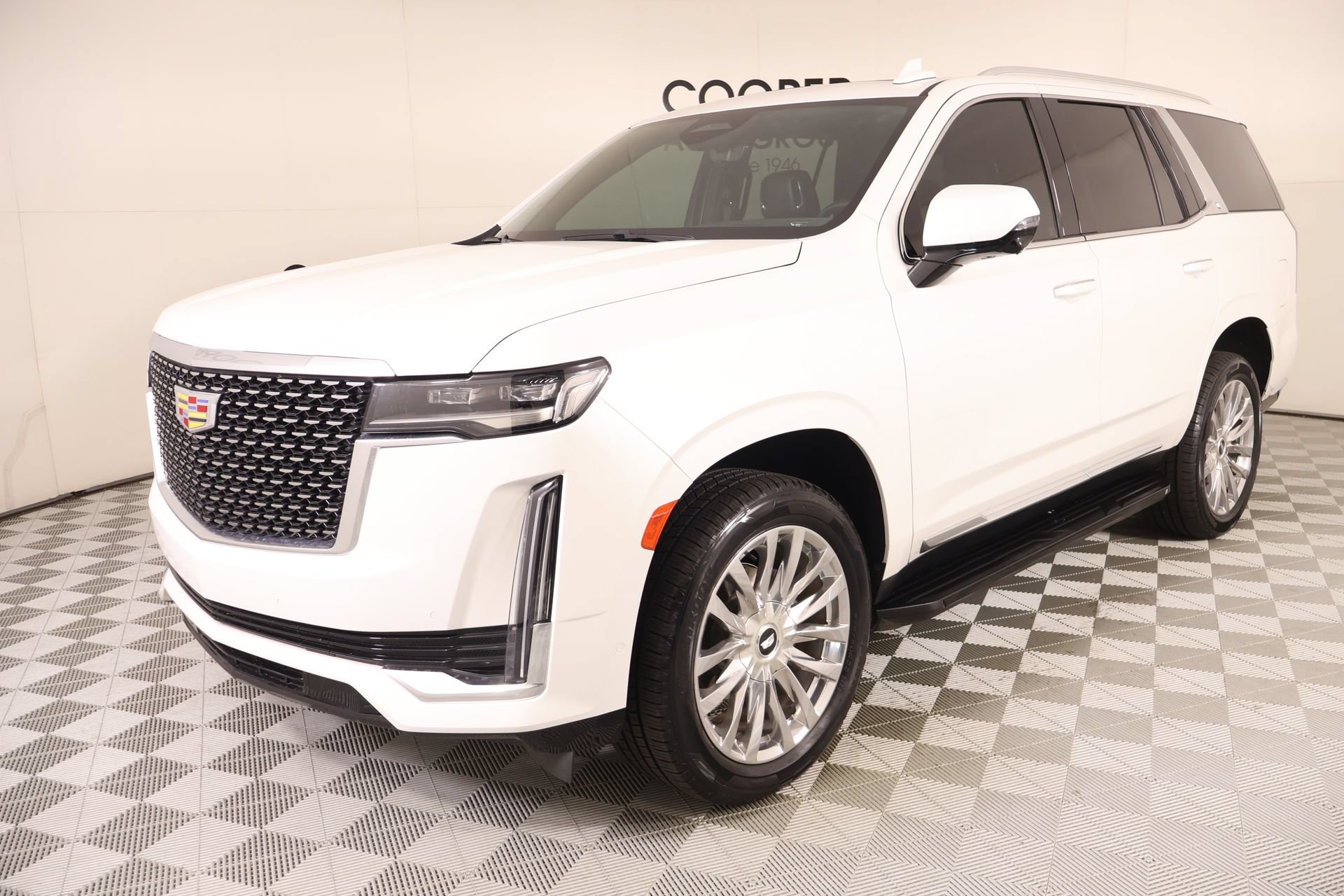 Used 2022 Cadillac Escalade Premium Luxury AWD/4WD image 11
