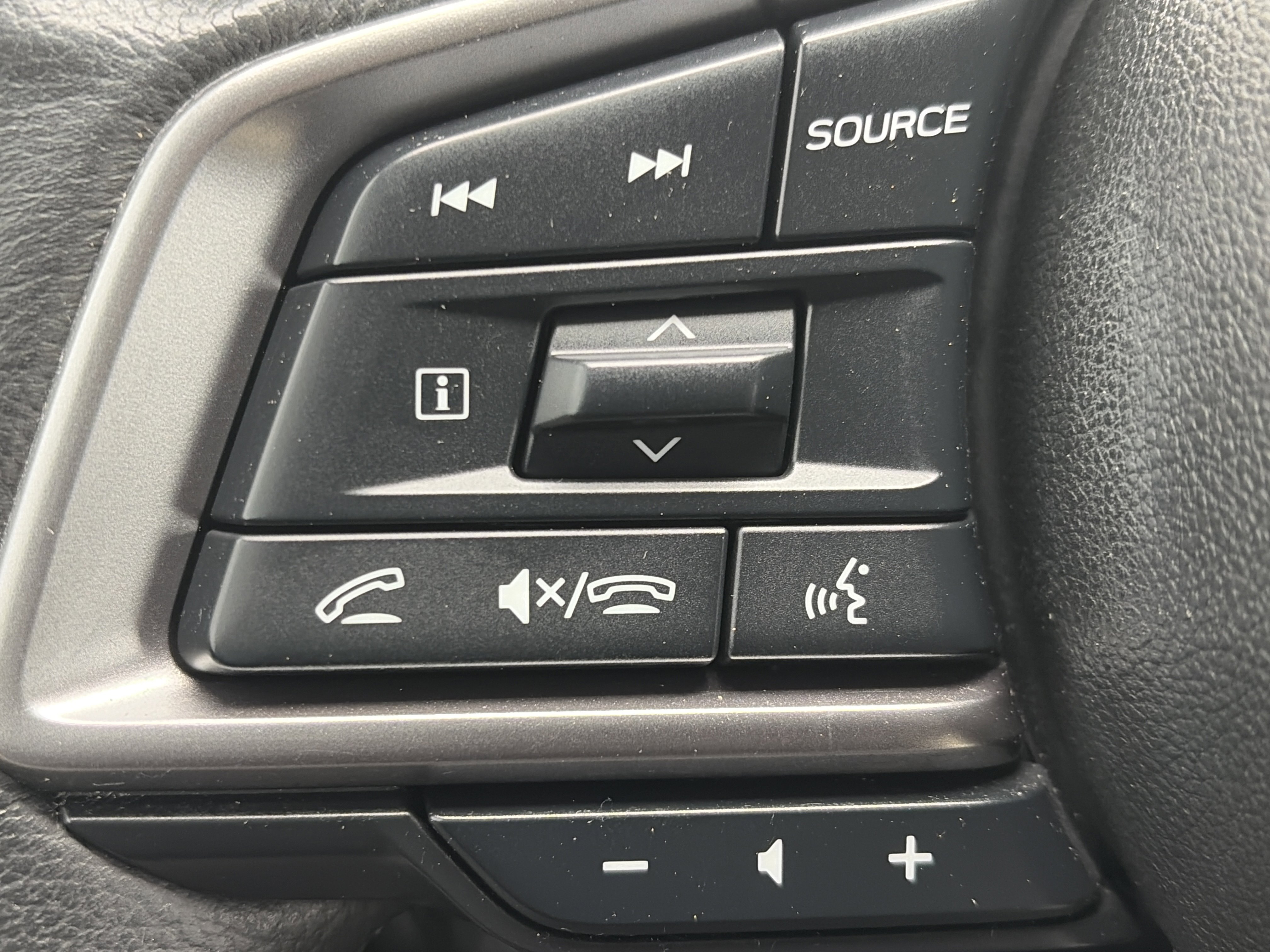 Used 2024 Subaru Ascent Limited w/ Technology Package AWD/4WD image 16