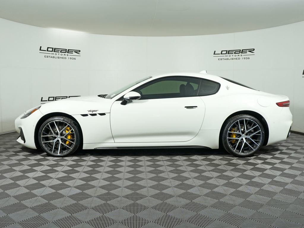 Used 2024 Maserati GranTurismo Trofeo AWD/4WD image 2