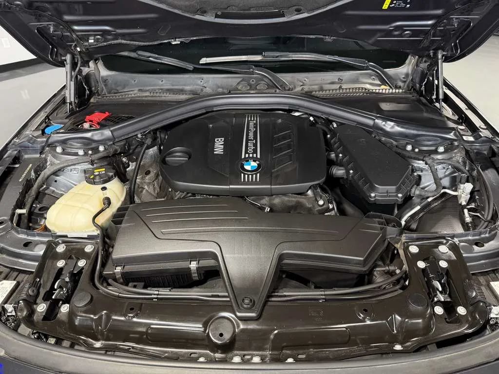Used 2018 BMW 328d Sedan RWD image 8