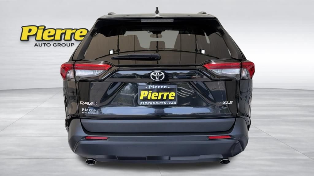 Used 2024 Toyota RAV4 XLE FWD image 3