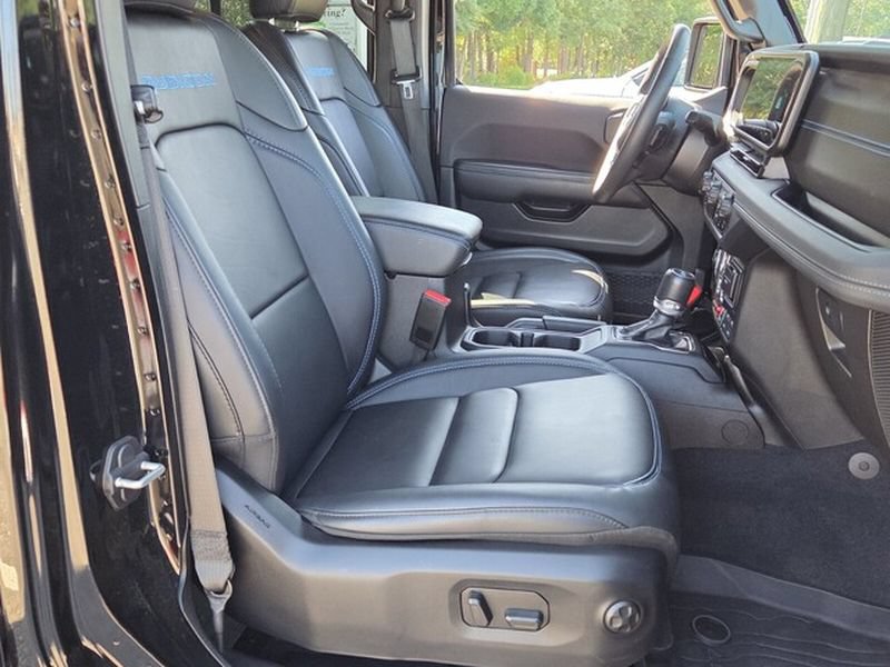 Used 2024 Jeep Wrangler Unlimited Rubicon 4xe AWD/4WD image 16