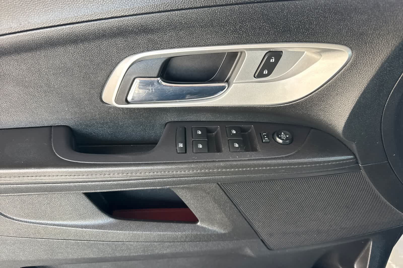 Used 2017 Chevrolet Equinox LT w/ Convenience Package FWD image 12