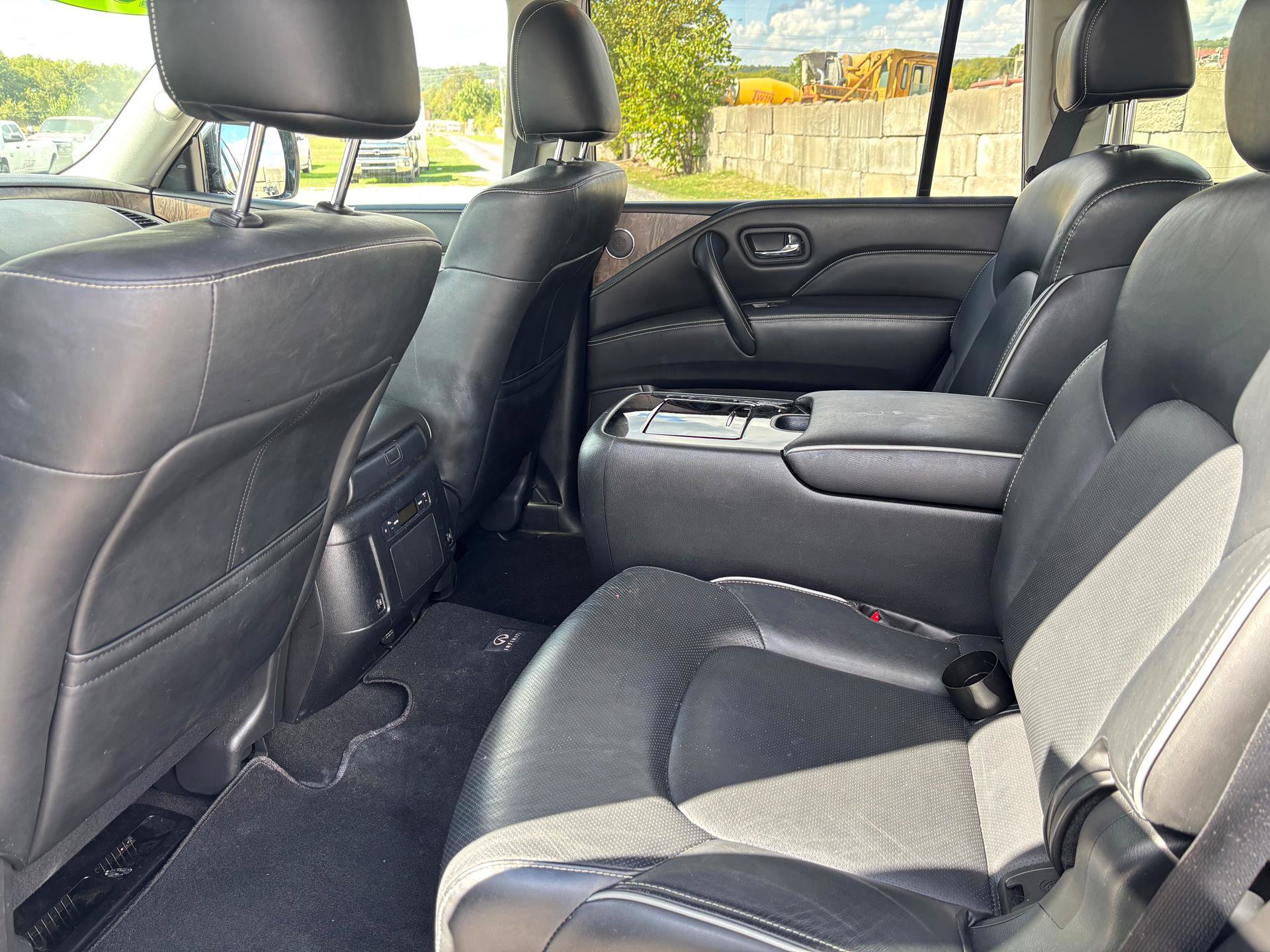 Used 2022 INFINITI QX80 Premium Select w/ Cargo Package image 17