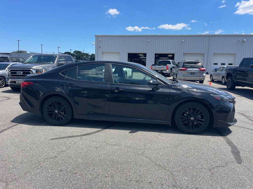 Used 2025 Toyota Camry SE FWD image 6