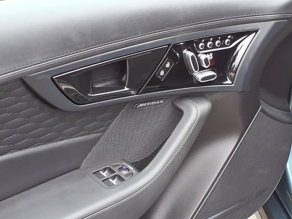 Used 2024 Jaguar F-TYPE R AWD/4WD image 15