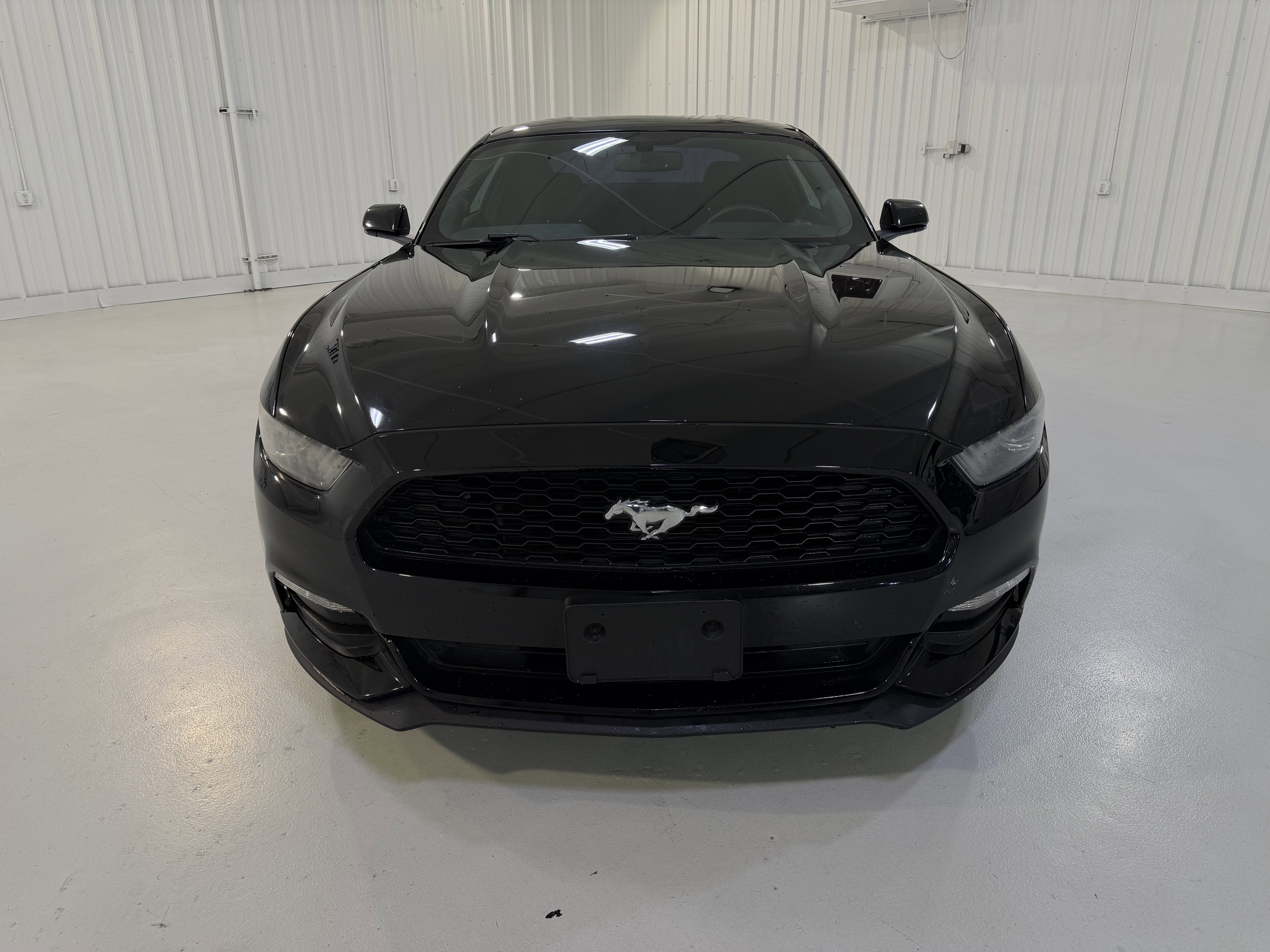 Used 2017 Ford Mustang Coupe RWD image 9