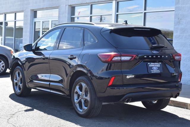 Used 2023 Ford Escape ST-Line AWD/4WD image 8