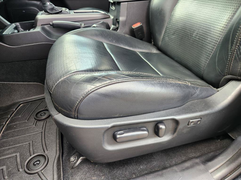 Used 2020 Toyota Tacoma TRD Sport w/ TRD Premium Sport Package AWD/4WD image 17