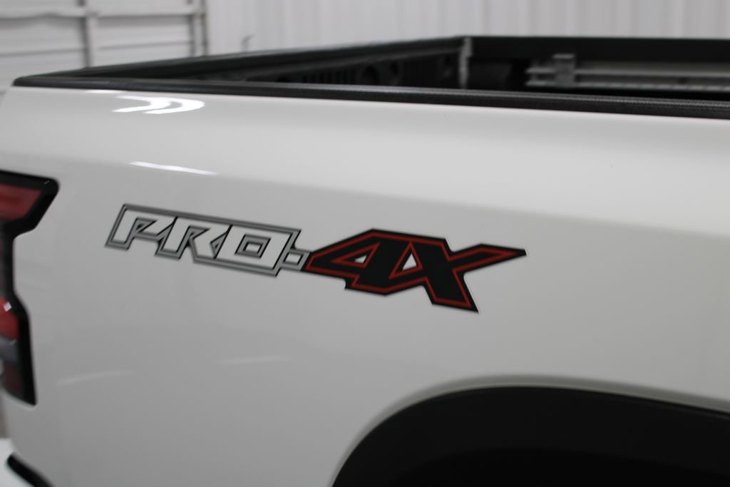 Used 2023 Nissan Frontier PRO-4X w/ Pro-4X Premium Package image 13